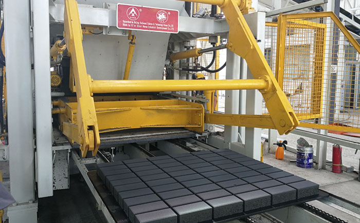 詳解銀馬透水磚自動(dòng)化生產(chǎn)線(xiàn)設(shè)備