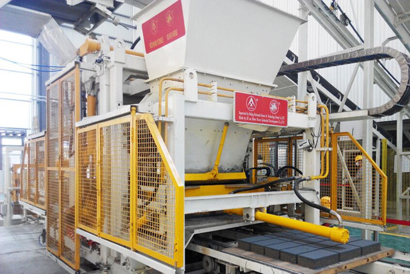 高質(zhì)量的透水磚機(jī)設(shè)備才是市場(chǎng)的生存之道