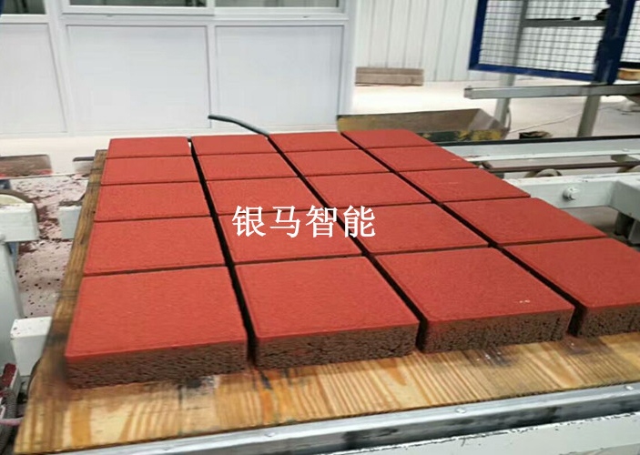 海綿磚生產設備因其強大的自身優(yōu)勢獲得廣闊市場