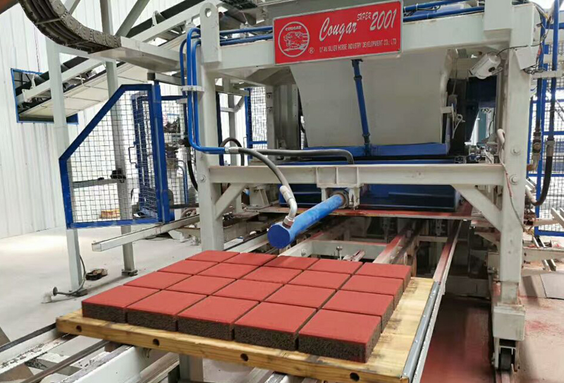 透水磚制磚設備制品的五大優(yōu)勢