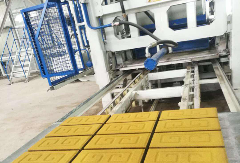 全自動透水磚磚機教你設(shè)置設(shè)備的參數(shù)設(shè)計