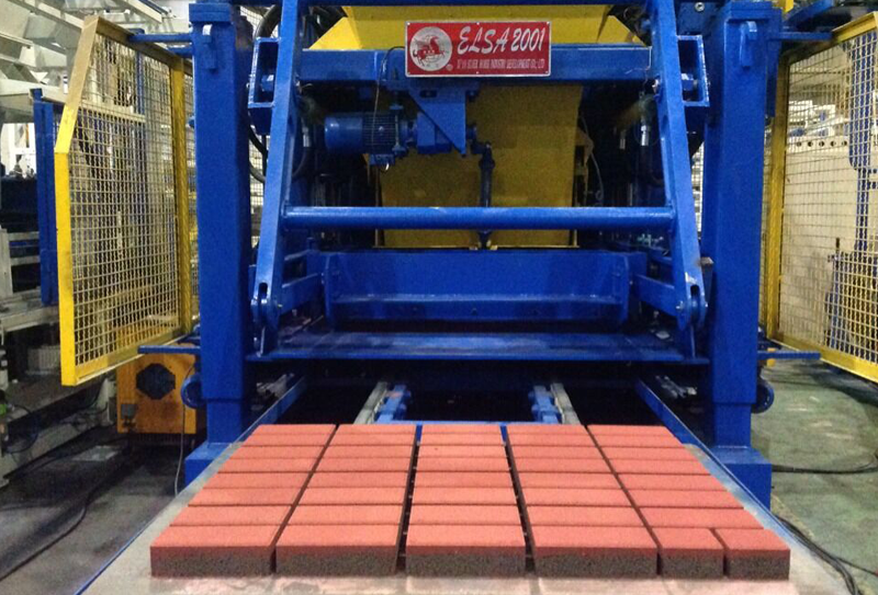 全自動透水磚磚機廠家為你揭秘它暢銷的原因