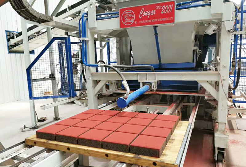 路面磚生產(chǎn)設(shè)備節(jié)約能源推動(dòng)廢渣廢料利用