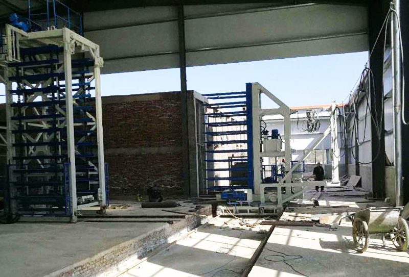 全自動(dòng)透水磚機(jī)設(shè)備前期投入生產(chǎn)時(shí)要注意哪些問(wèn)題？