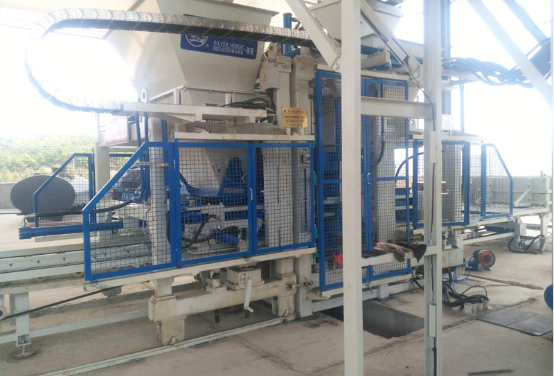 河道磚制磚機(jī)初次安裝需注意的問(wèn)題