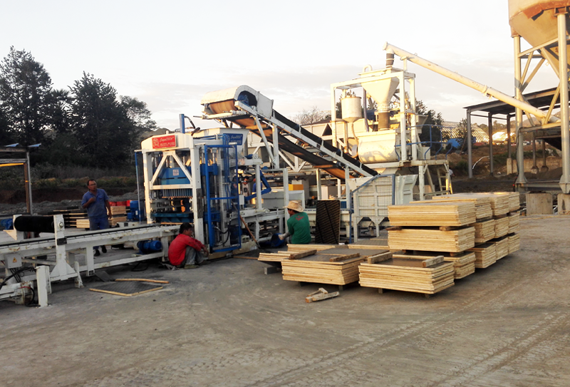 陜西建筑垃圾制磚機(jī)：人與自然