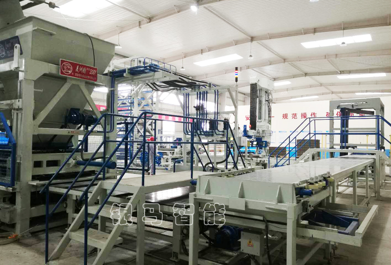 建筑垃圾再生磚設(shè)備：用戶選擇磚機(jī)的側(cè)重點(diǎn)是什么？