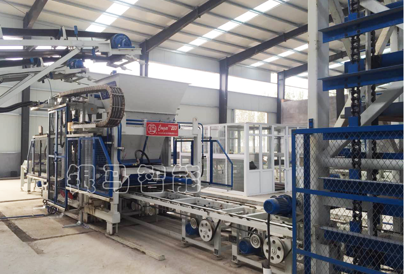 銀馬透水磚機(jī),用實(shí)力說話,用品質(zhì)發(fā)展! 銀馬透水磚機(jī),用實(shí)力說話,用品質(zhì)發(fā)展!