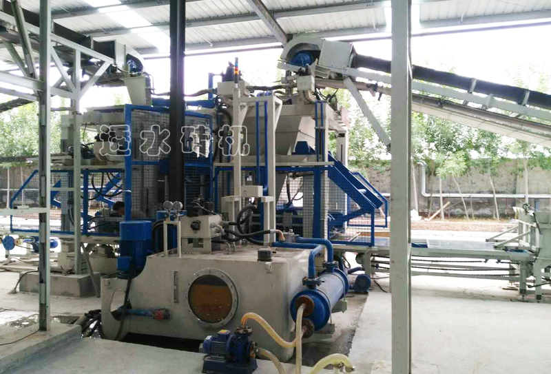 透水磚機(jī)廠的建立需要注意的問題及設(shè)備選購事項(xiàng) 透水磚機(jī)廠的建立需要注意的問題及設(shè)備選購事項(xiàng)