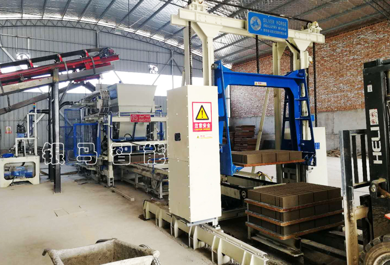 連鎖水泥磚機(jī):哪種維修方式會造成重大故障及安全隱患? 連鎖水泥磚機(jī):哪種維修方式會造成重大故障及安全隱患?