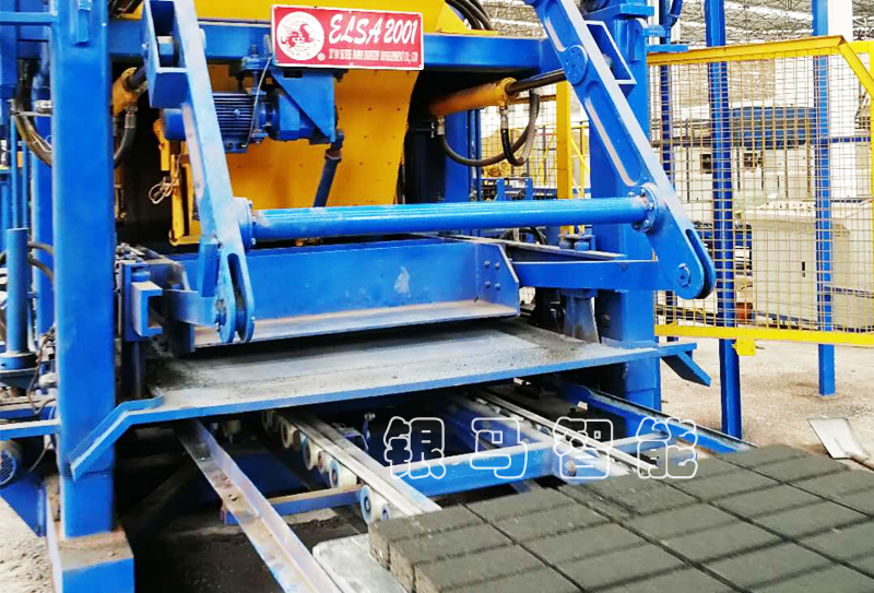 鐵尾礦制磚機(jī):砌塊磚機(jī)是如何利用尾礦渣制磚? 鐵尾礦制磚機(jī):砌塊磚機(jī)是如何利用尾礦渣制磚?