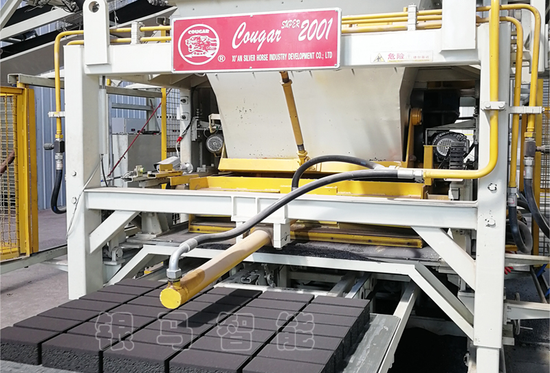 水泥環(huán)保磚生產(chǎn)設(shè)備托板選擇與制品質(zhì)量有什么關(guān)系？