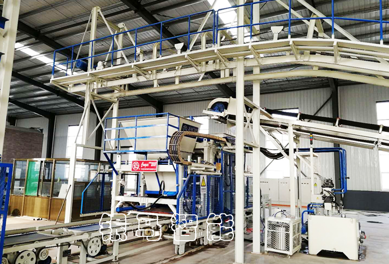 草坪磚生產(chǎn)機器：砌塊磚機不同型號設(shè)備的選購細(xì)節(jié)