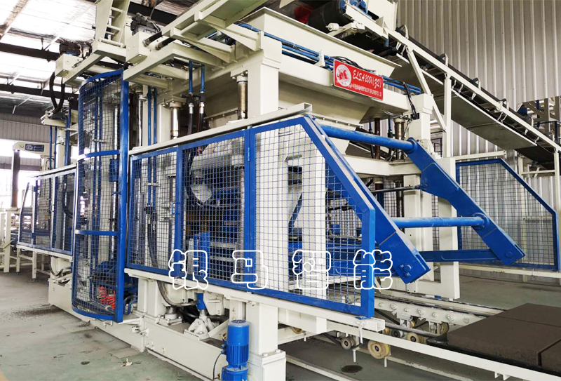 全自動制磚機(jī)器：透水磚機(jī)生態(tài)環(huán)境保衛(wèi)戰(zhàn)的用戶者！