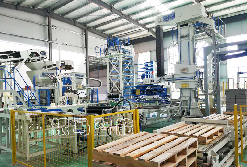 便道磚生產(chǎn)設(shè)備：透水磚機(jī)液壓系統(tǒng)安裝對人員的要求有哪些？