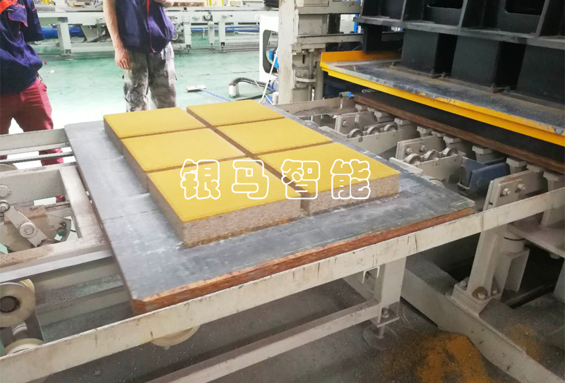 導(dǎo)致全自動水泥透水磚機(jī)使用壽命驟降的兩大原因！