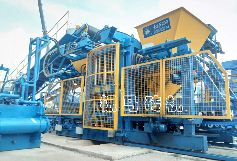 水泥彩磚設備：空心磚機70%退稅比例，你有什么想法？