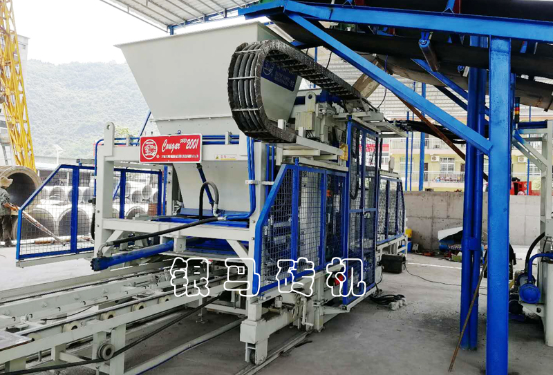 免燒透水磚設備：透水磚機用技術(shù)創(chuàng)新服務社會，服務用戶！