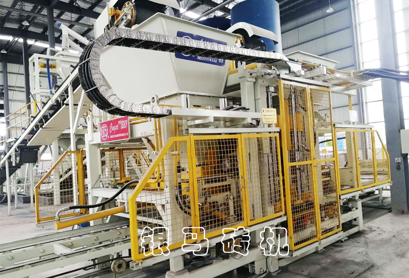 建筑用磚生產(chǎn)線：免燒磚機械生產(chǎn)中的兩種不安全狀態(tài)，你占那條？