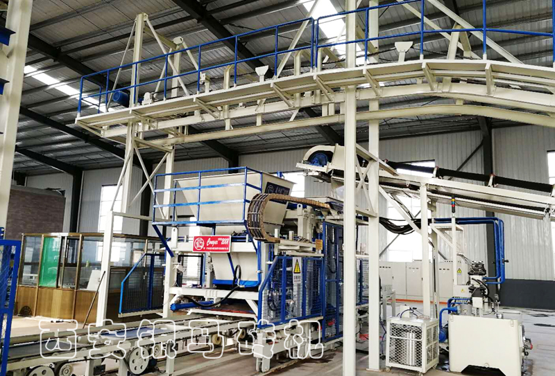 自動磚機(jī)設(shè)備生產(chǎn)線：如何讓透水磚機(jī)械設(shè)備平穩(wěn)度過高溫夏季？