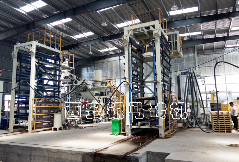 大型靜壓制磚機(jī)借“西風(fēng)”　資源化利用守“青山”