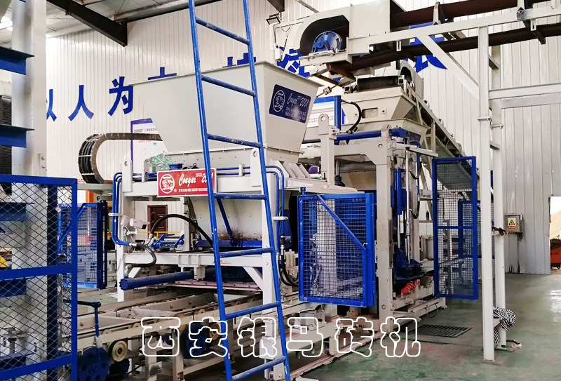 透水磚制磚機(jī)制品優(yōu)勢(shì)與發(fā)展前景