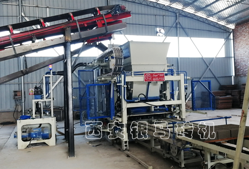 透水磚機(jī)設(shè)備：新建磚廠應(yīng)了解哪些問題？