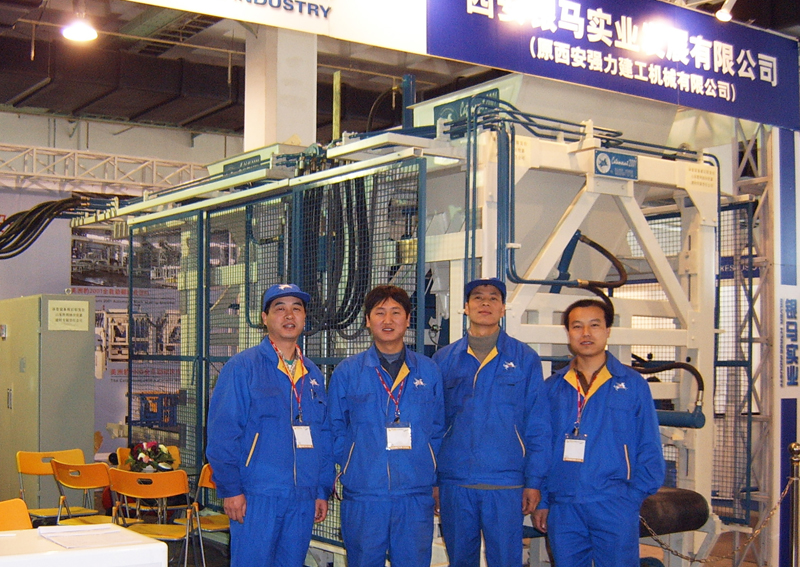 銀馬磚機(jī)維修服務(wù)團(tuán)隊