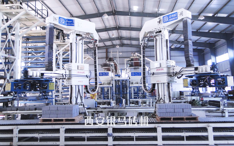 水渣免燒壓磚機：免燒磚機知名品牌元器件保證設備性能和品質(zhì)