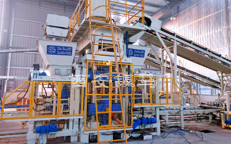 仿石透水磚機技術(shù)特點介紹