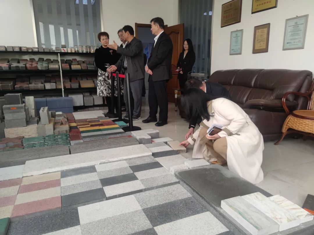 中國工程機械工業(yè)協(xié)會會長蘇子孟一行蒞臨西安銀馬參觀考察