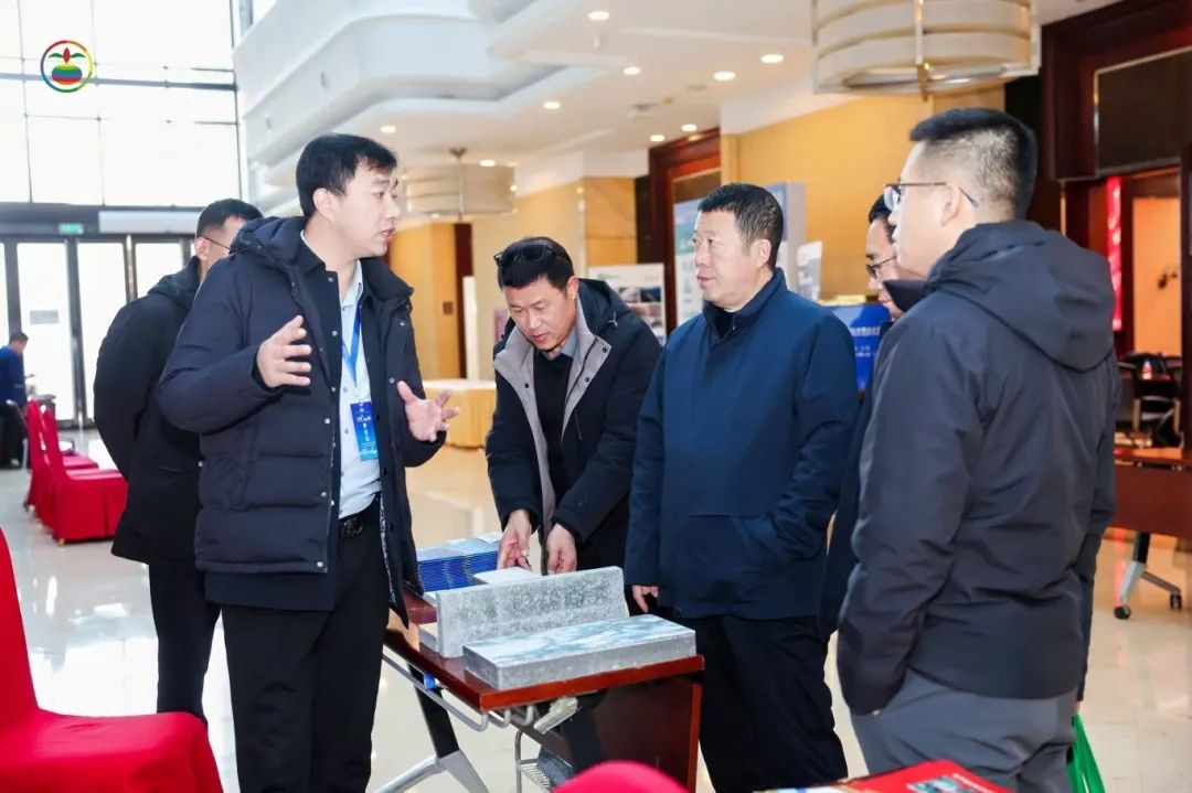 西安銀馬2025Plus壓振全能磚/ 石一體生產(chǎn)線 西安銀馬2025Plus壓振全能磚/ 石一體生產(chǎn)線