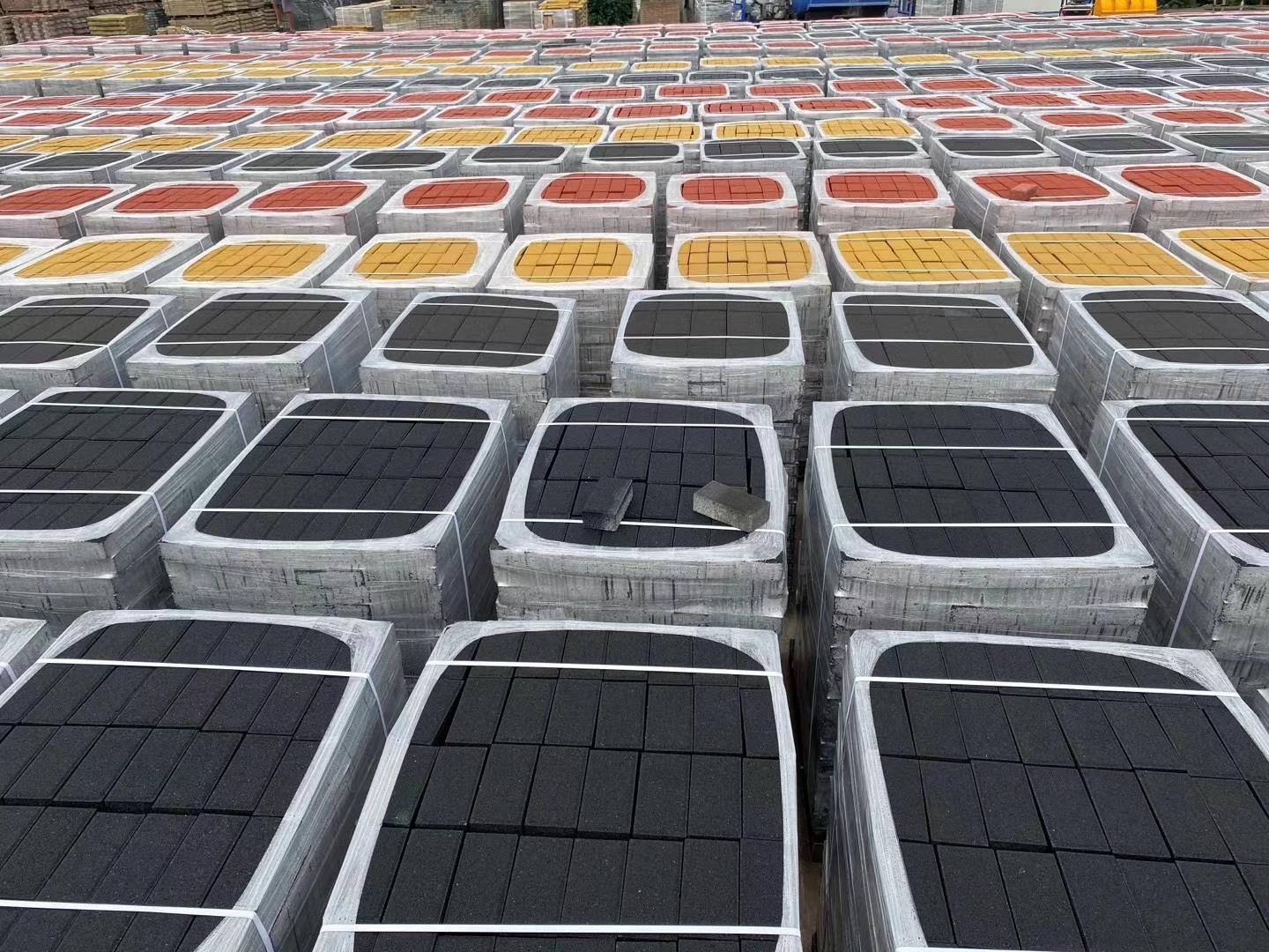 工業(yè)固廢綜合利用制磚機(jī)-銀馬磚機(jī)官網(wǎng) 工業(yè)固廢綜合利用制磚機(jī)-銀馬磚機(jī)官網(wǎng)